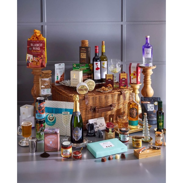 Regal Delights Luxury Gift Basket
