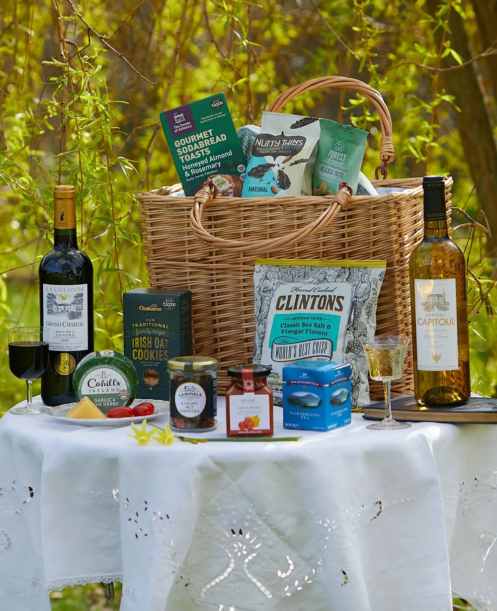 Gourmet Picnic Retreat Gift Hamper Basket