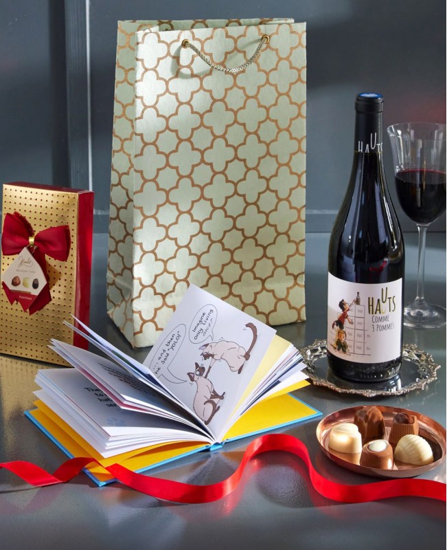 Wine &amp; Whiskers Delight Gift Bag